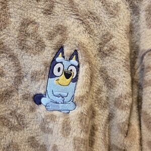 Bluey Women’s Graphic Pullover Hoodie Sweatshirt Tan Leopard Print Fuzzy XS